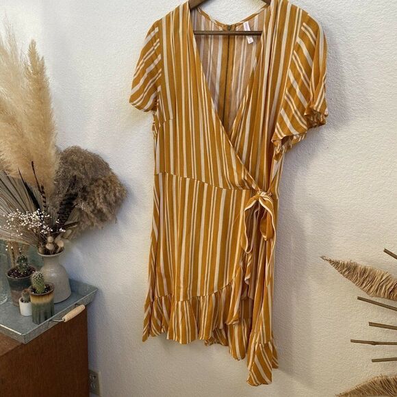 Xhilaration Striped Wrap Short Sleeve Ruffle Mini Dress -Mustard & White Size L - Picture 5 of 8
